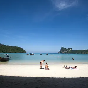https://slinky-hostel.hotelskophiphi.com